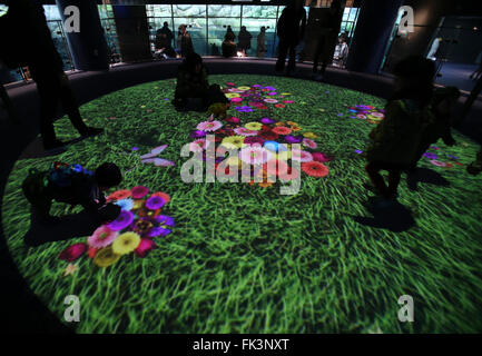 Tokyo, Japan. 5th Mar, 2016. A projection mapping is displayed on walls at the Hakkeijima Sea Paradise in Yokohama, Kanagawa prefecture on Saturday, March 5, 2016. The amusement park with aquarium introduced their new attraction 'Rakuen no aquarium (aquarium of paradise)' where floral images appear on the walls and interior of the aquarium. © Yoshio Tsunoda/AFLO/Alamy Live News Stock Photo
