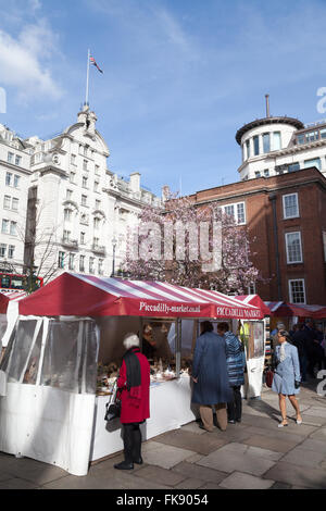 People shopping at Piccadilly market, St James Church, London UK Stock Photo