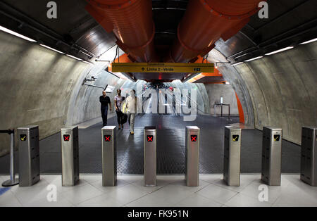Transfers - passage between the stations of consolation and Paulista Metro Stock Photo