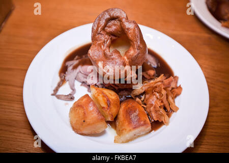 wedding meal.yorkshire,pudding,yorkshire pudding,food,WEDDING breakfast, meal,plate,dish,food, Stock Photo