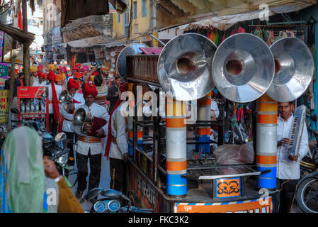 a Hindu wedding procession in Pushkar, Ajmer, Rajasthan, India, Asia Stock Photo