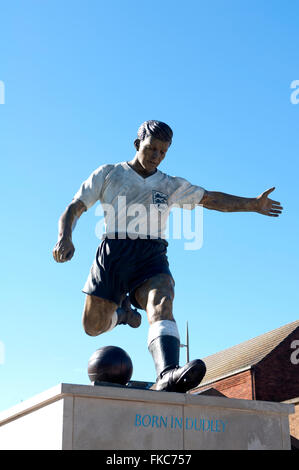 Duncan Edwards statue, Dudley town centre, West Midlands, England, UK Stock Photo