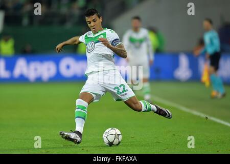 Wolfsburg, Germany. 08th Mar, 2016. Luiz Gustavo midfielder of VfL Wolfsburg crosses the ball during the Champions League Round of 16, second leg match between VfL Wolfsburg and KAA Gent at the Volkswagen Arena in Wolfsburg, Germany. Credit:  Action Plus Sports/Alamy Live News Stock Photo