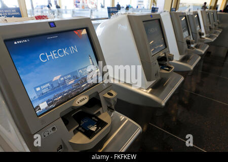 Delta Airlines airport check-in kiosks - Ronald Reagan Washington National Airport, USA Stock Photo