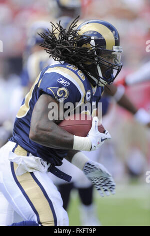Tampa, Florida, UNITED STATES. 24th Oct, 2010. Oct 24, 2010; Tampa, FL, USA; St. Louis Rams running back Steven Jackson (39) heads upfield during his team's 18-17 loss to the Tampa Bay Buccaneers at Raymond James Stadium. © Scott A. Miller/ZUMA Wire/Alamy Live News Stock Photo