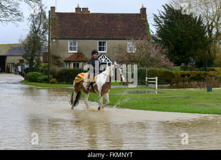 Stratton, UK. 9th March 2016. Stratton Audley Village Flooding 9th march 2016 Credit:  Cpuk/Alamy Live News Stock Photo