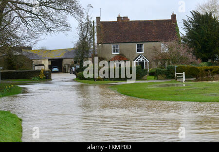 Stratton, UK. 9th March 2016. Stratton Audley Village Flooding 9th march 2016 Credit:  Cpuk/Alamy Live News Stock Photo