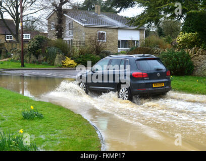 Stratton, UK. 9th March 2016. Stratton Audley Village Flooding 9th march 2016 Credit:  Cpuk/Alamy Live News Stock Photo