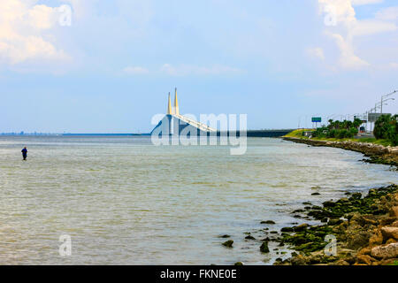 The Sunshine Skyway bridge I-275 between Terra Ceia and St. Petersburg FL Stock Photo