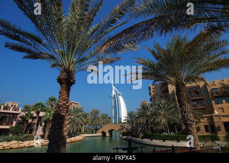 The Burj al Arab hotel as seen from the Souk Madinat Jumeirah in Dubai, United Arab Emirates Stock Photo