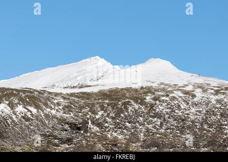 Yr Wyddfa or Snowdon mountain with Bwlch Main to the right Stock Photo