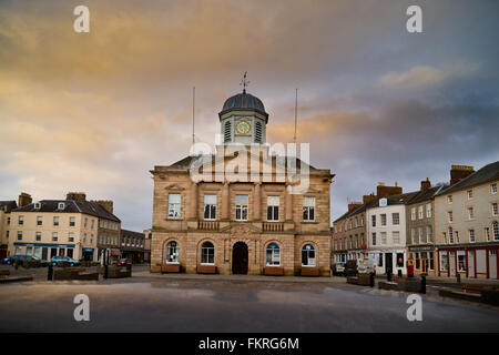 The Square and Town Hall, in the small Scottish town of Kelso in the Scottish Borderlands. Stock Photo