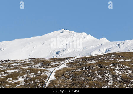 Yr Wyddfa or Snowdon mountain with Bwlch Main to the right Stock Photo