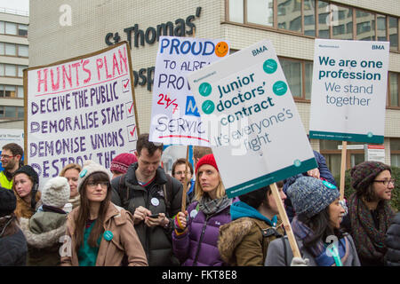 London, England. 10th Mar 2016. On the picket line at St.Thomas’ Hospital, London during the 3rd strike by Junior Doctors. David Rowe/Alamy Live News Stock Photo