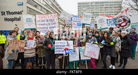 London, England. 10th Mar 2016. Upbeat and ready to continue the fight, on the picket line at St.Thomas’ Hospital, London during the 3rd strike by Junior Doctors. David Rowe/Alamy Live News Stock Photo