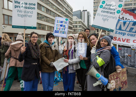 London, England. 10th Mar 2016. Strikers in buoyant mood on the picket line at St.Thomas’ Hospital, London during the 3rd strike by Junior Doctors. David Rowe/Alamy Live News Stock Photo