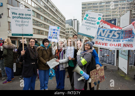 London, England. 10th Mar 2016. Strikers in buoyant mood on the picket line at St.Thomas’ Hospital, London during the 3rd strike by Junior Doctors. David Rowe/Alamy Live News Stock Photo