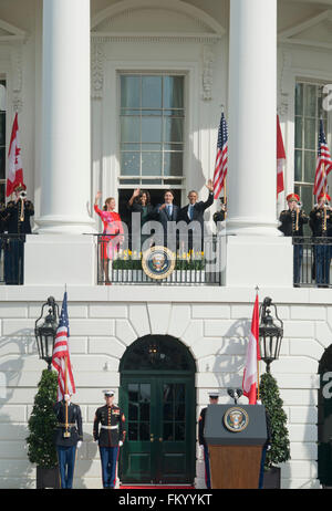 Washington DC, USA. 10th March, 2016. -Official Arrival Ceremony – White House South Lawn.  Prime Minister Justin Trudeau and Mrs. Grégoire Trudeau’s arrival to White House grounds, opening remarks by President Obama and Prime Minster Trudeau, and the review of troops. Credit:  Patsy Lynch/Alamy Live News Stock Photo