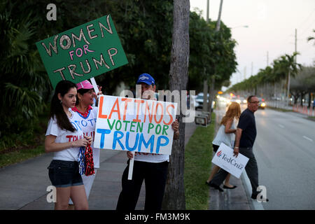 Miami, FL, USA. 10th Mar, 2016. Florida, USA - United States - Donald Trump supporters outside of the Bank United Center at the University of Miami before the start of the Republican Presidential debate. MIKE STOCKER/STAFF Mike Stocker Credit:  Sun-Sentinel/ZUMA Wire/Alamy Live News Stock Photo