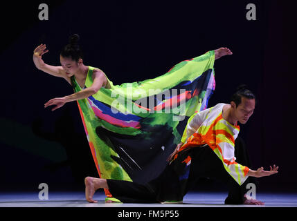 Taipei's Taiwan. 10th Mar, 2016. Members of Cloud Gate 2 perform a new dance '13 Tongues' at a press conference in Taipei, southeast China's Taiwan, March 10, 2016. The dance will be staged from March 11 to 13 in Taipei. Cloud Gate 2 is affiliated to the world-renowned Cloud Gate Dance Theater, a contemporary dance group in Taiwan which was founded in 1973 by Lin Hwai-min, a renowned choreographer. © Wu Ching-teng/Xinhua/Alamy Live News Stock Photo