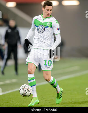 Wolfsburg, Germany. 8th Mar, 2016. Wolfsburg's Julian Draxler in action ...