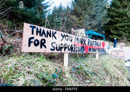 Sign erected by protesters thanking Hollywood actor Mark Ruffalo for his support. Stock Photo
