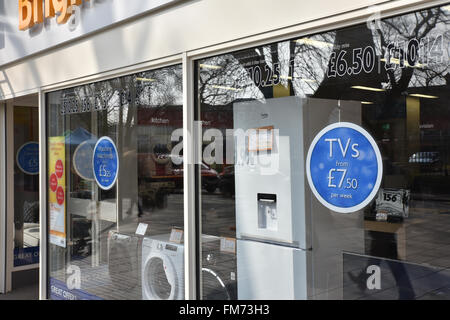 Stratford, London, UK. 11th March 2016. London borough Newham has 4th highest debt level in the UK. © Matthew Chattle/Alamy Live Stock Photo