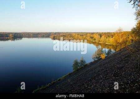 France, Nord, Raismes, Mare Goriaux, overview of the waterbody at the edge of a heap Stock Photo