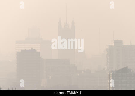 London, UK. 11th March, 2016. UK Weather: Heavy afternoon fog over London city Credit:  Guy Corbishley/Alamy Live News Stock Photo