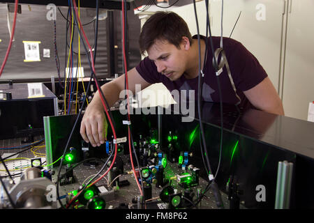 Experimental setup in a laser laboratory at the Institute for Experimental Physics in Dusseldorf, Germany Stock Photo