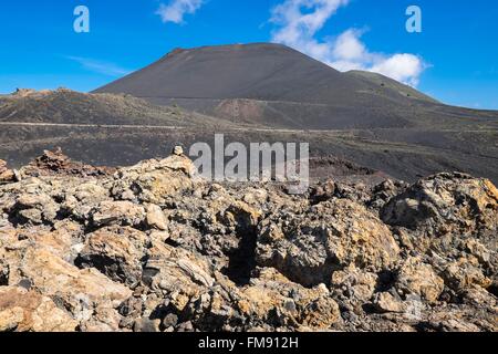 Spain, Canary Islands, La Palma island declared a Biosphere Reserve by UNESCO, Fuencaliente, San Antonio volcano seen from Teneguia volcano, which most recent eruption was in 1971 Stock Photo