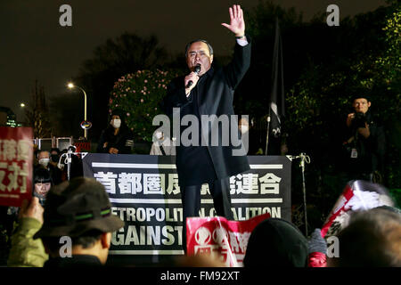 Tokyo, Japan. 11th March, 2016, Tadatomo Yoshida, a member of the House of Councilors from the Social Democratic Party speaks during an anti-nuclear demonstration in front of Japan's National Diet Building on the fifth anniversary of the Great East Japan Earthquake and Tsunami disaster. In a demonstration organised by the Metropolitan Coalition Against Nukes, about 6000 people gathered to protest against the restart the nuclear power plants in Japan. They were joined by members of the House of Councillors from opposition parties who called on the people to refuse Prime Minister Shinzo Abe's pl Stock Photo
