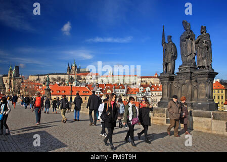 Prague castle and Saint Vitus cathedral as seen from Charles bridge,  Prague, Czech Republic Stock Photo