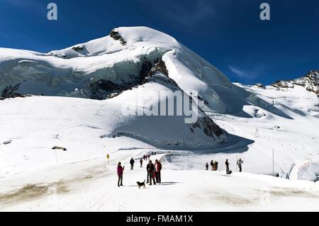 Switzerland, Canton of Valais, Saas Valley, Saas Fee, Mittelallalin summit (3500 m), summit of Allalinhorn (4027 m) Stock Photo