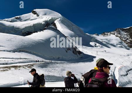 Switzerland, Canton of Valais, Saas Valley, Saas Fee, Mittelallalin summit (3500 m), summit of Allalinhorn (4027 m) Stock Photo