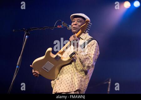 Milwaukee, Wisconsin, USA. 9th Mar, 2016. Guitarist BUDDY GUY performs live during the Experience Hendrix tour at the Riverside Theater in Milwaukee, Wisconsin © Daniel DeSlover/ZUMA Wire/Alamy Live News Stock Photo