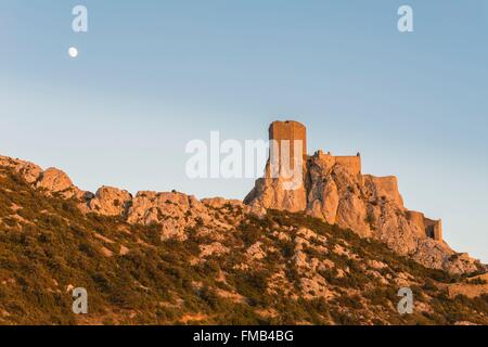 France, Aude, Cathare Country, Cucugnan, the Cathare castle of Queribus stands on its rocky peak was the last bastion of Cathar Stock Photo