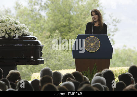 Simi Valley, CA, USA. 11th Mar, 2016. Pattie Davis gives a tribute during the funeral of Nancy Reagan held at the Ronald Reagan Presidential Library located in Simi Valley, Ca. on Friday, March 11, 2016. Credit:  Troy Harvey/ZUMA Wire/Alamy Live News Stock Photo