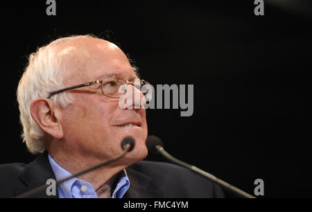 Tampa, Florida, USA. 10th Mar, 2016. Democratic presidential candidate U.S. Sen. Bernie Sanders of Vermont speaks to a crowd of 9,000 people at the Florida State Fairgrounds Expo Hall in Tampa, Florida on March 10, 2016. Credit:  Paul Hennessy/Alamy Live News Stock Photo