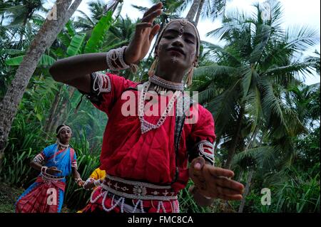 India, Odisha, young dancers of Gotipua made up during their performance Stock Photo