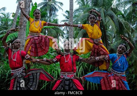 India, Odisha, young dancers of Gotipua made up during their performance Stock Photo