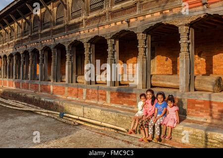 Nepal, Bagmati zone, Nuwakot, little girls near a palace Stock Photo