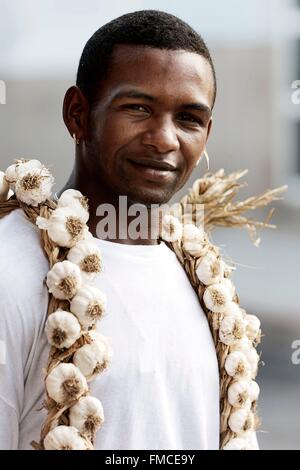 Garlic necklace discount