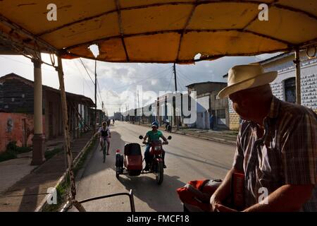 Cuba, Villa Clara, Caibarien, Cuban street view from inside a cart pulled by a horse Stock Photo