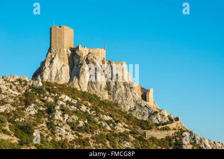 France, Aude, Cathare Country, Cucugnan, the Cathare castle of Queribus stands on its rocky peak was the last bastion of Cathar Stock Photo