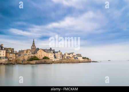 France, Finistere, Iroise Sea, Roscoff, the village and Notre Dame de Croas Batz church Stock Photo