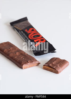 A Skor chocolate bar. Canadian packaging shown Stock Photo: 98678403