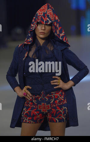 Lahore, Pakistan. 12th Mar, 2016. Pakistani model presents creations by famous designer HSY on the third day of Pakistan Fashion Design Council (PFDC) Sunsilk Fashion Week 2016. © Rana Sajid Hussain/Pacific Press/Alamy Live News Stock Photo