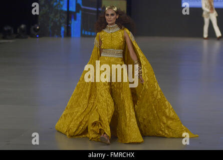 Lahore, Pakistan. 12th Mar, 2016. Pakistani model presents creations by famous designer HSY on the third day of Pakistan Fashion Design Council (PFDC) Sunsilk Fashion Week 2016. © Rana Sajid Hussain/Pacific Press/Alamy Live News Stock Photo