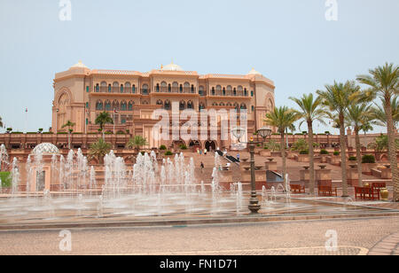ABU DHABI, UAE - APRIL 27: Gate to the Emirates Palace hotel on April 27, 2014, UAE. Seven stars Emirates Palace is the second m Stock Photo